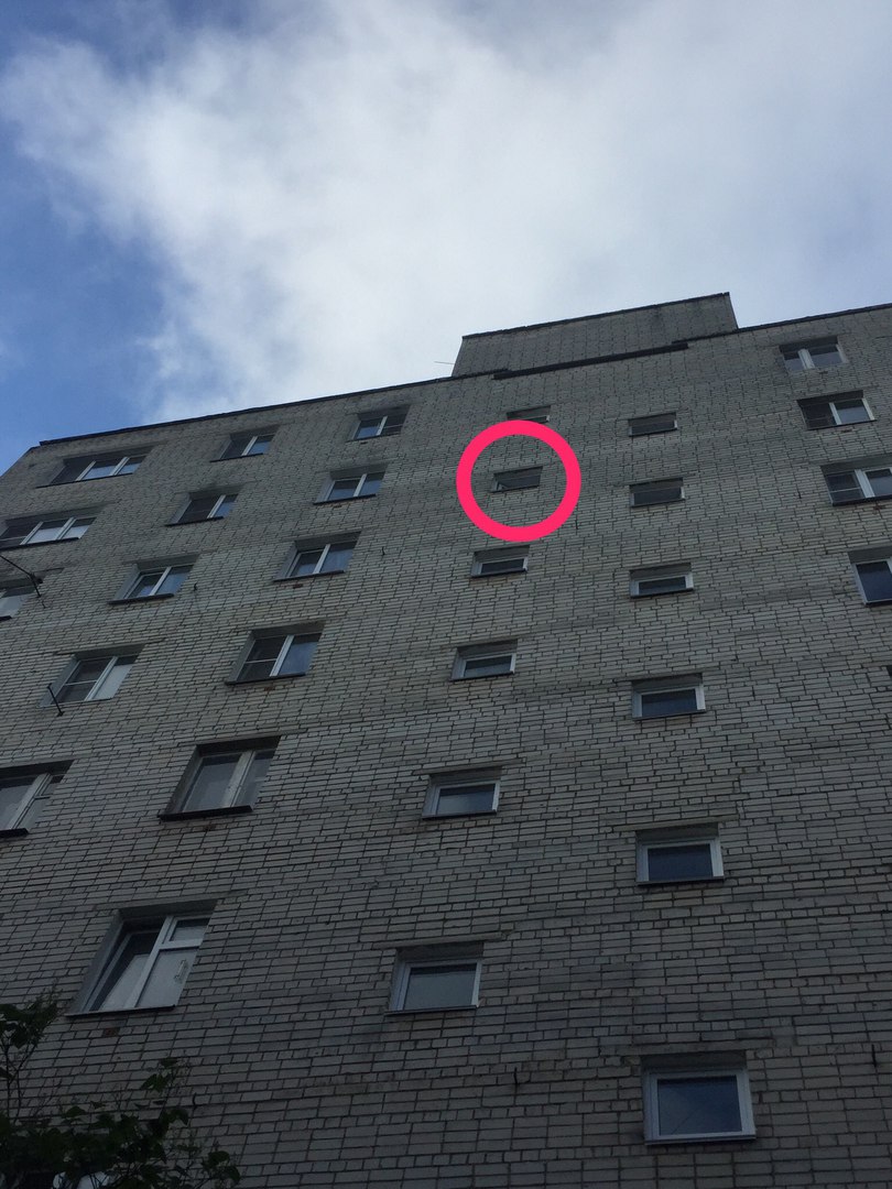 Пенсионерка выпрыгнула из окна восьмого этажа в Автозаводском районе - фото 1