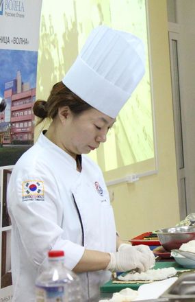 Корейские повара научили нижегородских студентов готовить национальные блюда (ФОТО) - фото 22