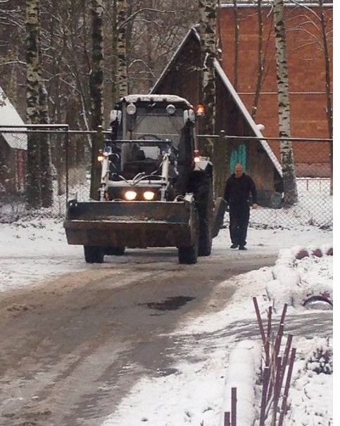 13 машин очищали от снега дороги Приокского района минувшей ночью - фото 1