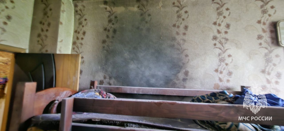 Двухлетний мальчик поджег зажигалкой кроватку в Дзержинске - фото 1