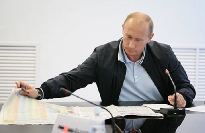 Владимиру Путину дали прочесть статью о российском путинизме