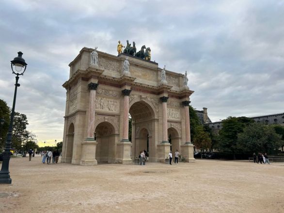 Восторг, бомжи и невкусная еда: нижегородка рассказала об удивительном путешествии в Париж - фото 31