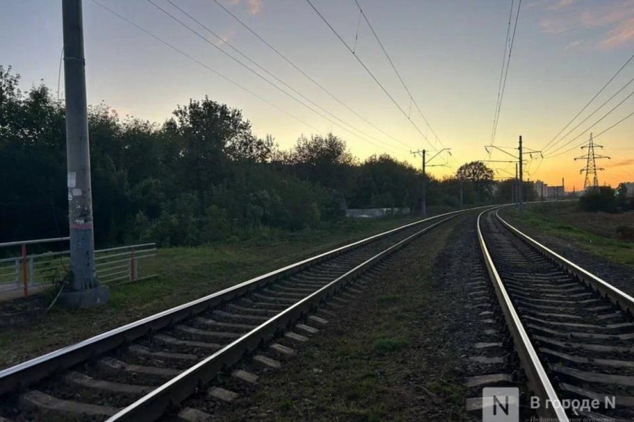 Поезд насмерть сбил мужчину около станции в Нижнем Новгороде