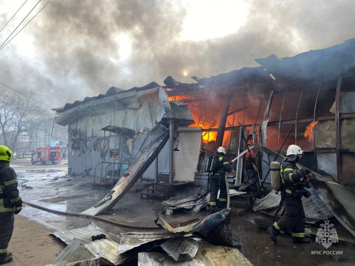 Завершена ликвидация последствий пожара на нижегородском рынке - фото 1