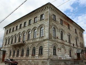 Реставрация двух исторических зданий началась в Балахне