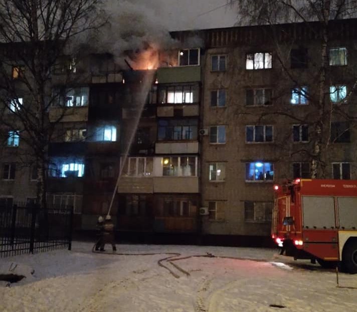Балкон загорелся из-за петарды в Автозаводском районе в новогоднюю ночь - фото 1