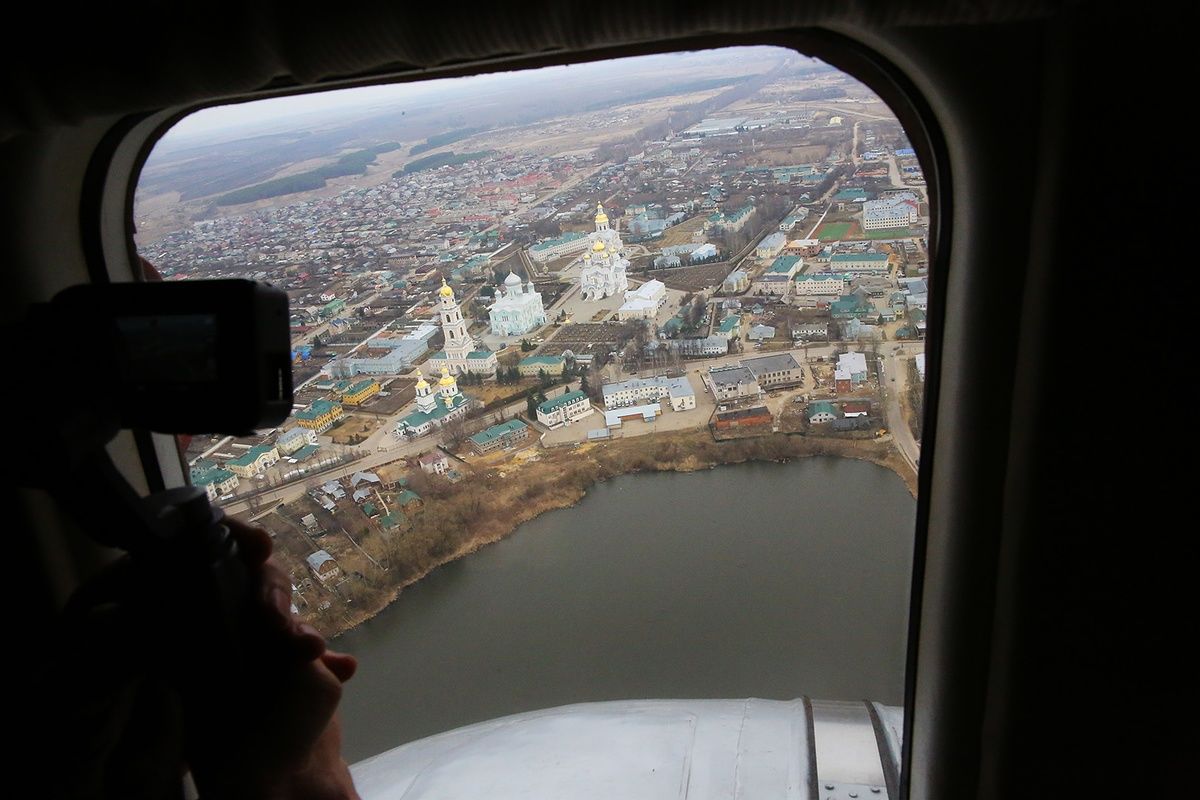 Митрополит Георгий совершил на вертолете крестный ход против коронавируса вокруг Нижегородской области