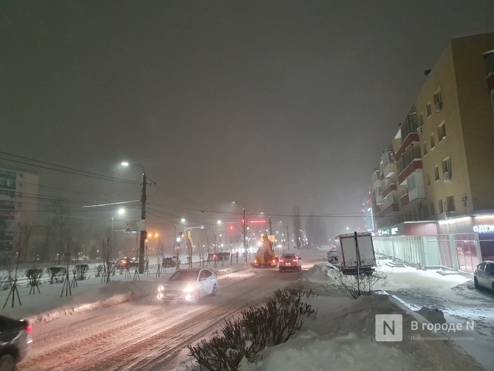 Метель бушует над ночным Нижним Новгородом: опубликованы фотографии - фото 5