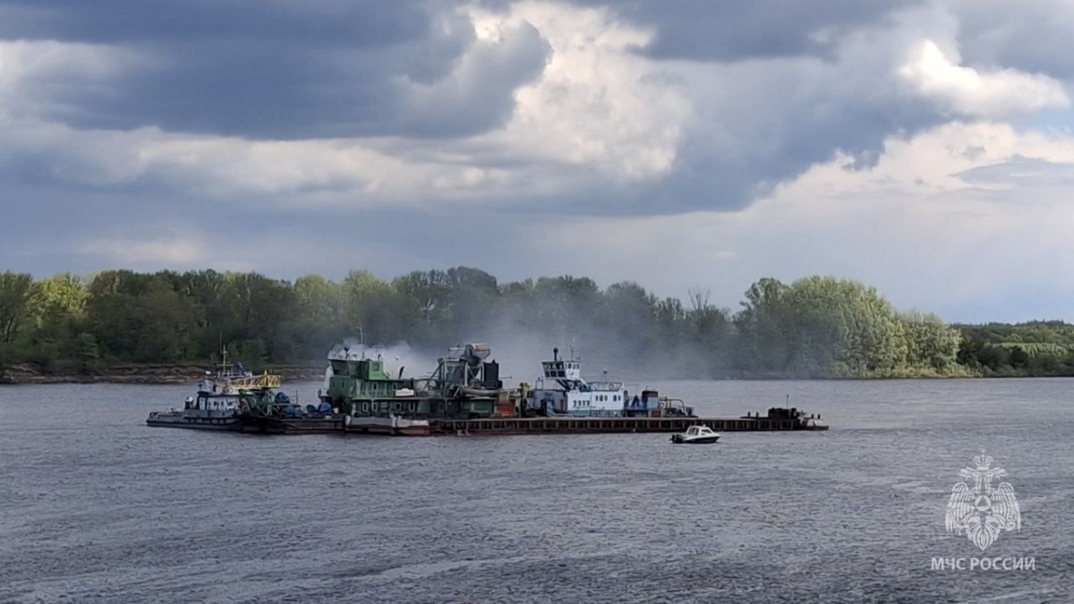 Пожар вспыхнул на судне на Волге в Нижегородской области - фото 1