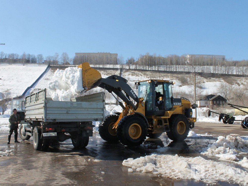 37,5 тысяч кубометров снега вывезли с нижегородских улиц в праздники