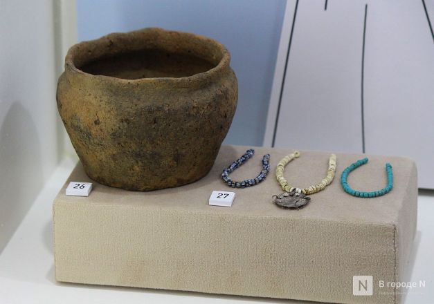 Монеты, украшения и боевые топоры: фоторепортаж с выставки археологических находок в Нижнем Новгороде - фото 24