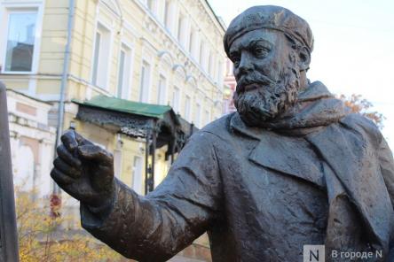 Труд в бронзе и чугуне: представителей каких профессий увековечили в Нижнем Новгороде