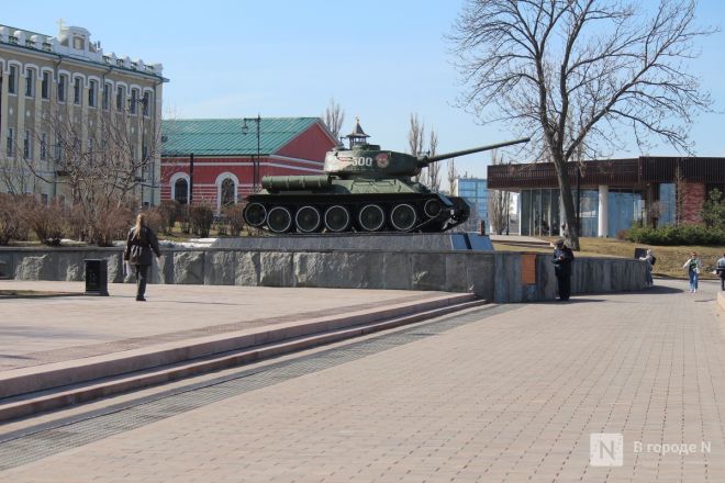 Трещит по швам: как выглядит центр Нижнего Новгорода после аномальной зимы — фоторепортаж - фото 42