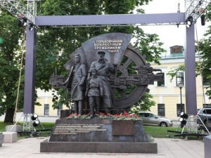 Памятник «Горьковчанам - доблестным труженикам тыла» появился в Нижегородском кремле