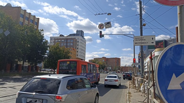Дополнительная секция на светофоре сократила заторы на перекрестке в Советском районе - фото 2