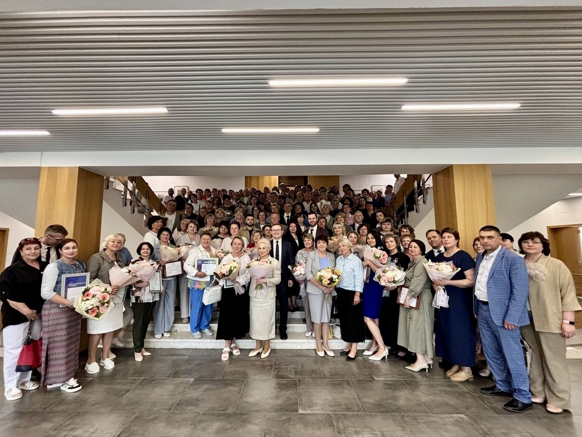 Людмила Буркова поздравила нижегородских работников соцсферы с праздником - фото 1