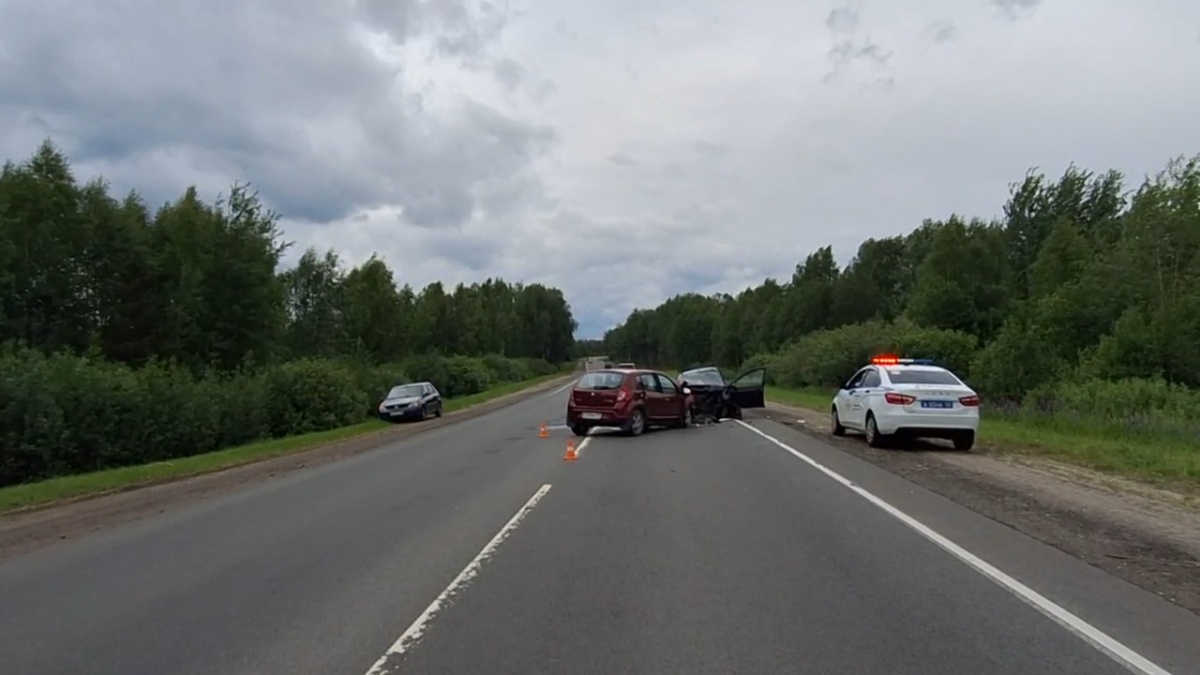 Два водителя пострадали в ДТП с легковушками в Борском округе - фото 1