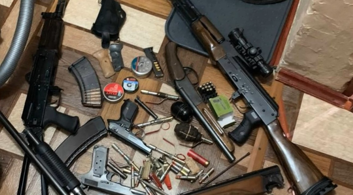 Боеприпасы и оружие изъяли полицейские у жителя Дзержинска - фото 1