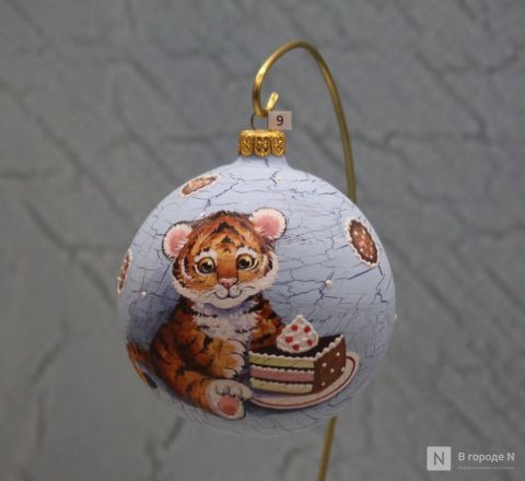 Волшебство из стекла: фоторепортаж с фабрики елочных игрушек в Нижнем Новгороде - фото 141