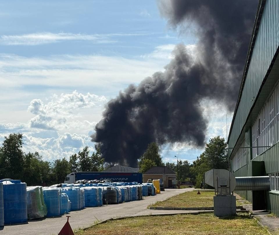 Появились подробности крупного пожара на заводе в Дзержинске