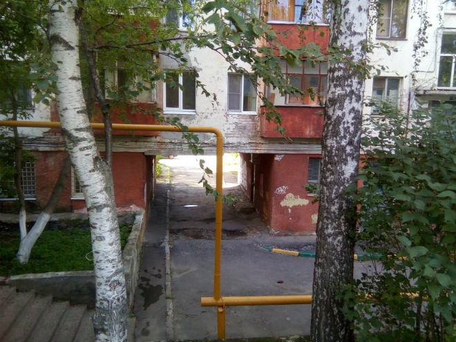 Чиновники пообещали решить проблемы благоустройства двора на Ильинской - фото 3