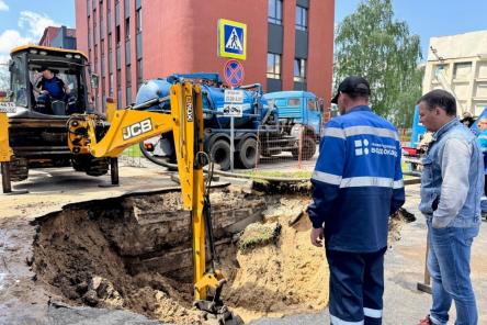 Гигантский провал на Ковалихинской устранят до конца дня