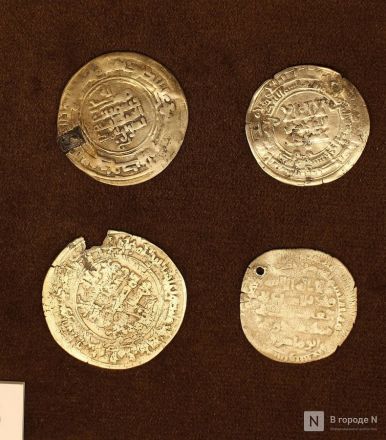 Монеты, украшения и боевые топоры: фоторепортаж с выставки археологических находок в Нижнем Новгороде - фото 51