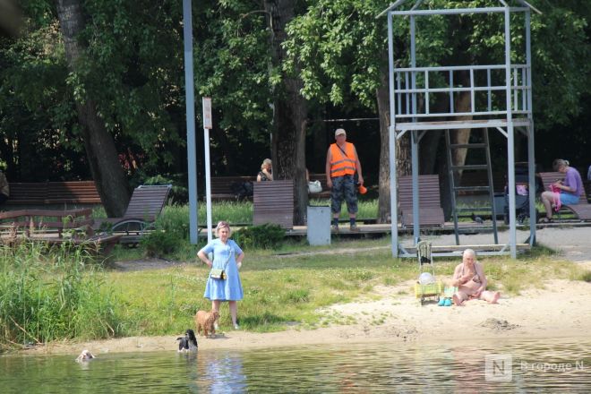 Спасение от адского пекла: фоторепортаж с пляжей Нижнего Новгорода - фото 41