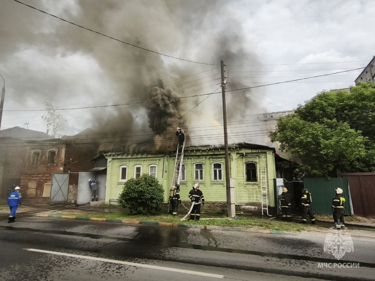 Появились фото с пожара на улице Интернациональной в Нижнем Новгороде - фото 1