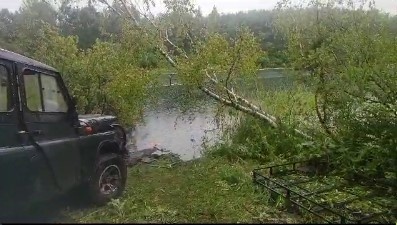 Пьяный водитель УАЗА погиб в ДТП, после съезда в озеро в Нижегородской области - фото 1