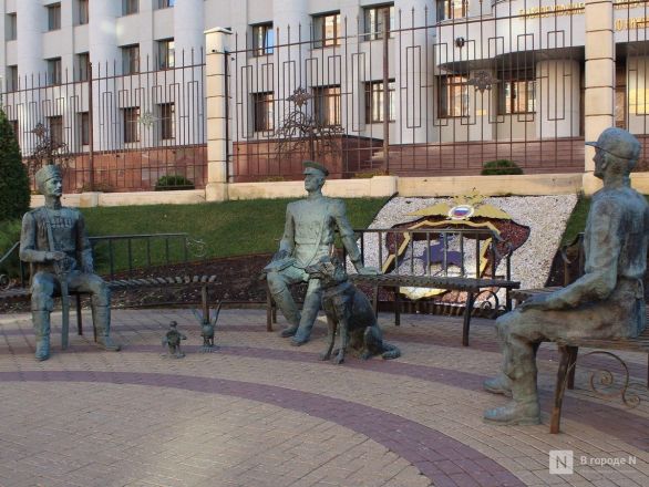 Сломанные руки и отбитые уши: нижегородские скульптуры страдают от вандалов - фото 14