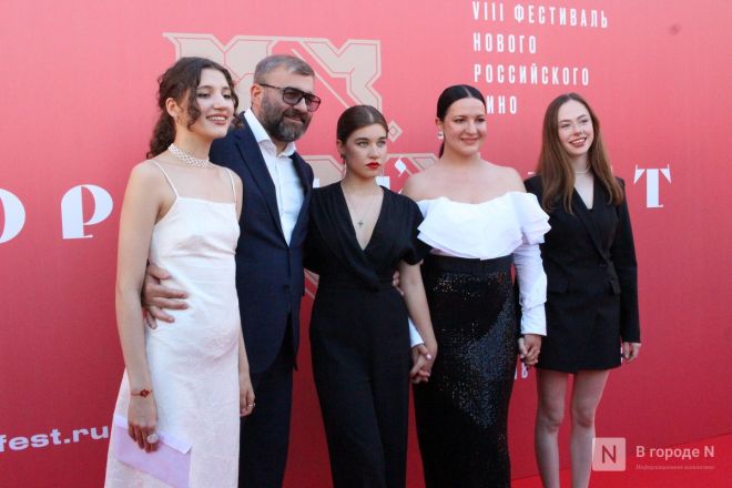 Звезды в Нижнем: фоторепортаж с открытия &laquo;Горький fest&raquo; - фото 88