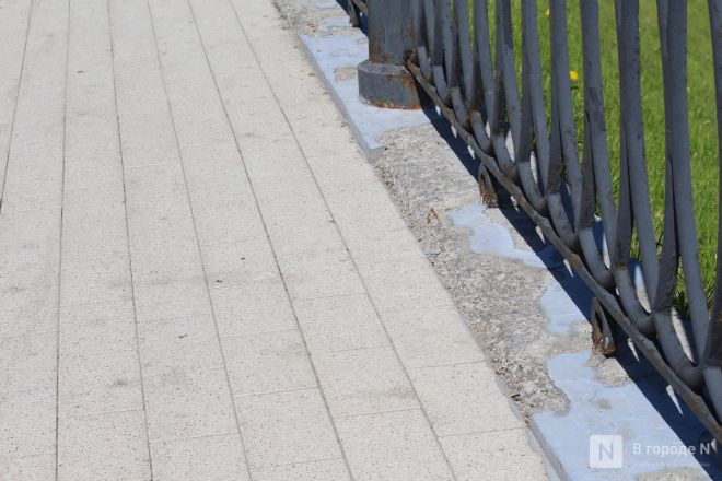 Опасные лестницы и разбитая брусчатка: что не успели отремонтировать  в Нижем Новгороде после зимы - фото 10