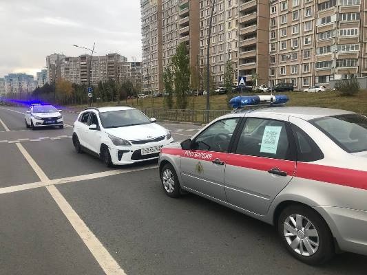 Росгвардейцы нашли угнанный девушкой автомобиль в Нижнем Новгороде - фото 1