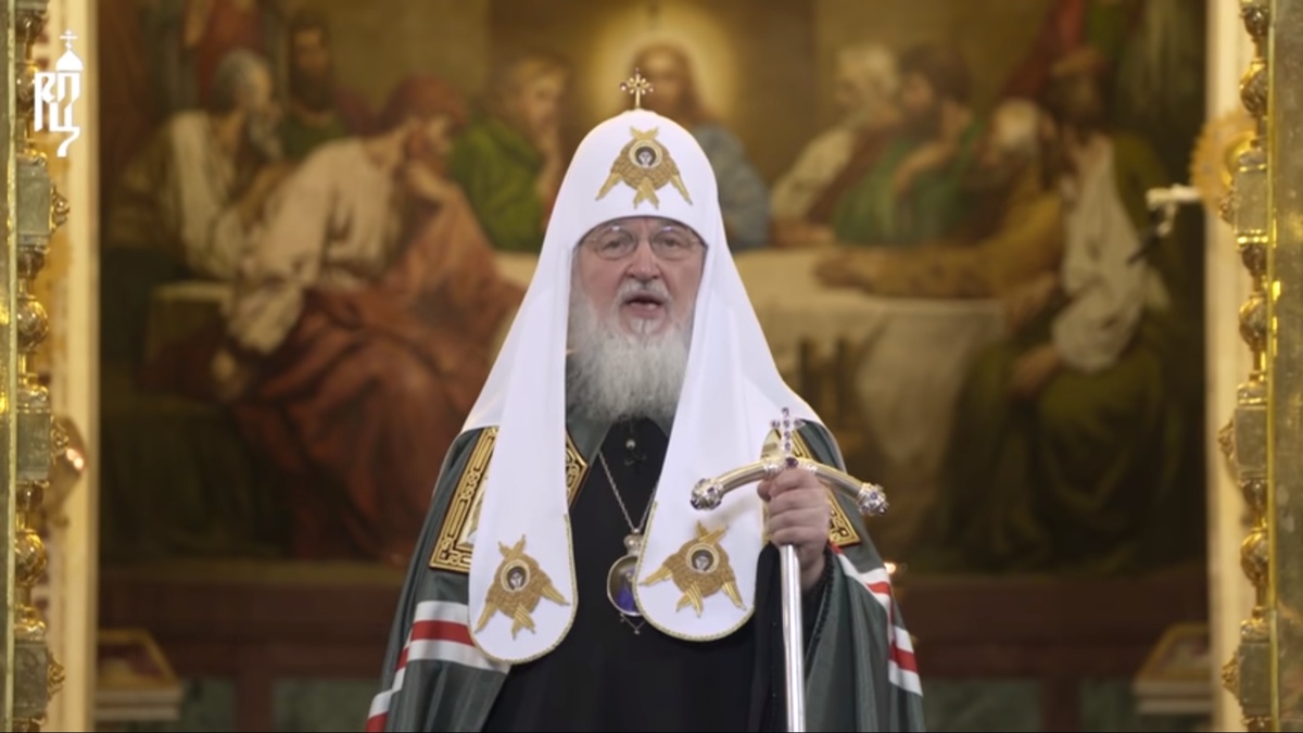 Патриарх Кирилл призвал россиян воздержаться от посещения храмов - фото 1