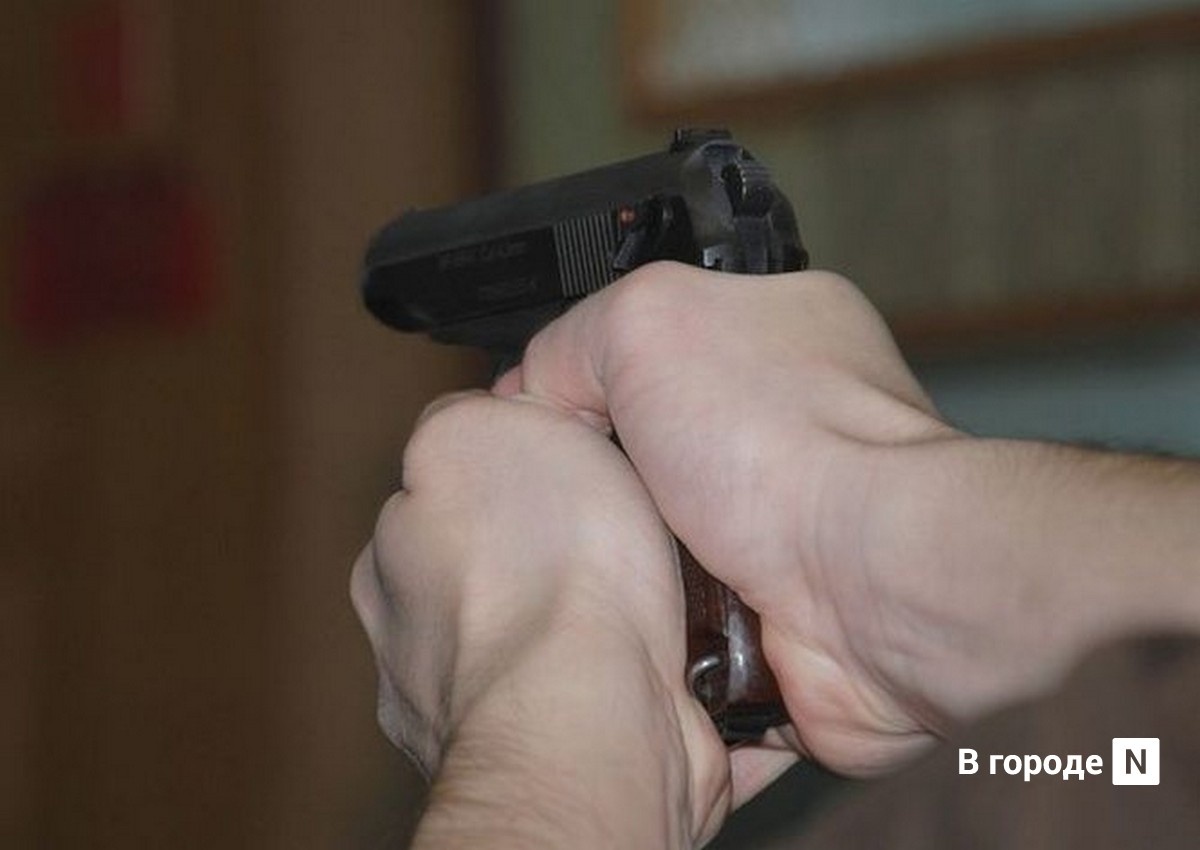 Нижегородцы жалуются на подростков, расстреливающих дома на Автозаводе - фото 1