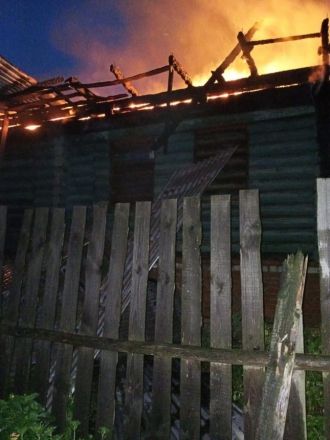 Два дома и автомобиль сгорели в Выксе - фото 3