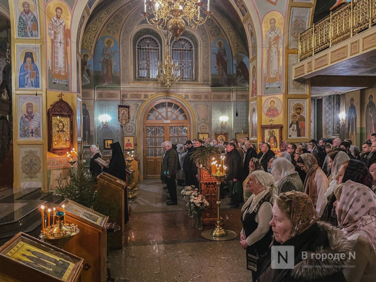 В храмах Нижнего Новгорода прошли рождественские богослужения - фото 1