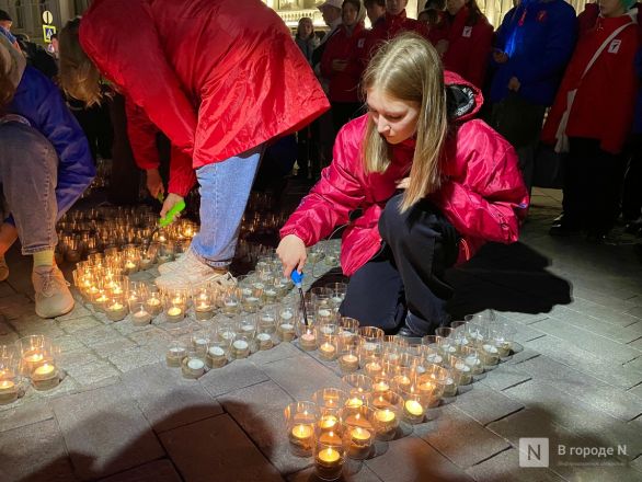 Нижегородцы снова зажгли свечи в память о жертвах теракта в &laquo;Крокусе&raquo; - фото 6