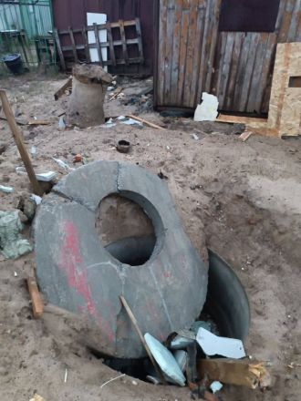 Незаконные объекты канализации обнаружены на нижегородской лодочной станции   - фото 2