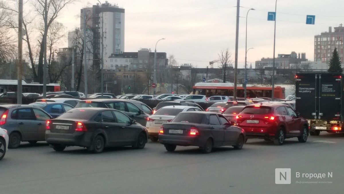 Нижегородцы начали искать любовь и мигалки в жутких пробках