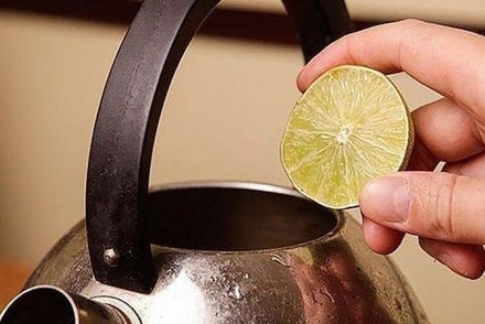 5 способов, которые помогут удалить накипь из чайника в два счета