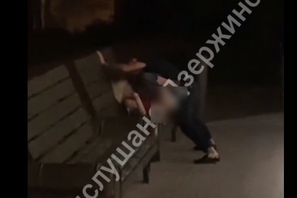 Полиция проводит проверку после опубликования видео с сексом у клуба в Дзержинске - фото 1