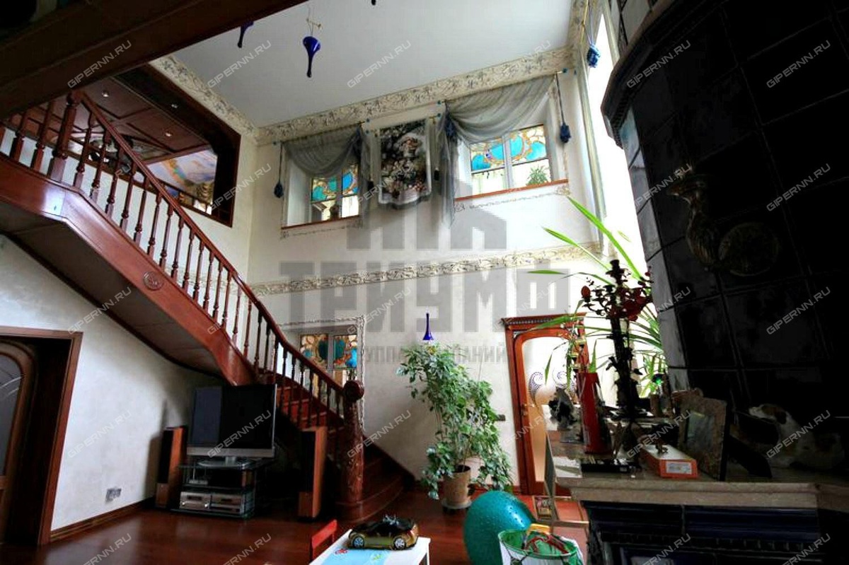 Четырехэтажный дворец с зимним садом за 70 млн рублей продают в Нижнем Новгороде - фото 1