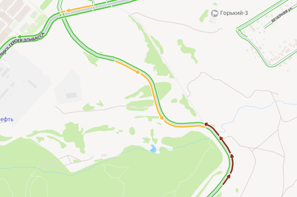 Огромная пробка образовалась у ЖК &laquo;Анкудиновский парк&raquo; из-за ДТП - фото 1