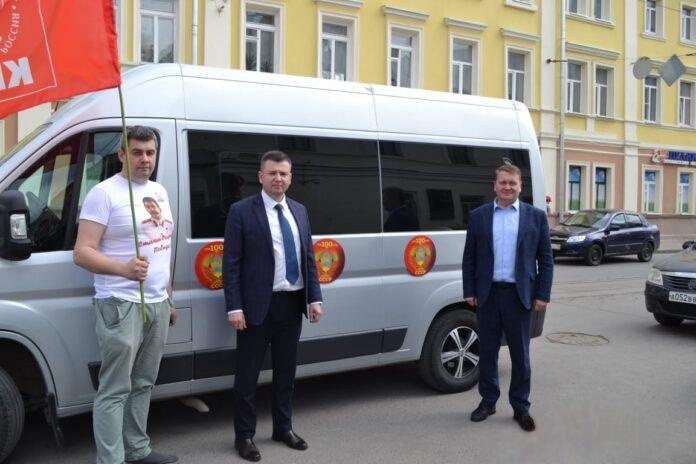 Нижегородские коммунисты приняли участие в отправке гуманитарного груза из ПФО в Донбасс - фото 1