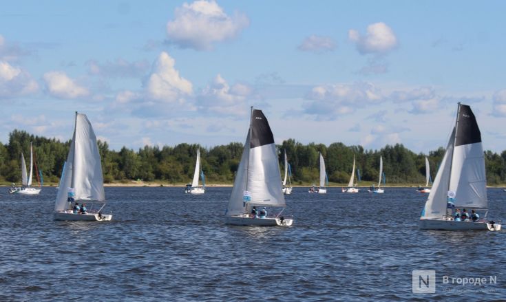 75 яхт и более 500 сапов вышли на Волгу в Нижнем Новгороде в День города - фото 87