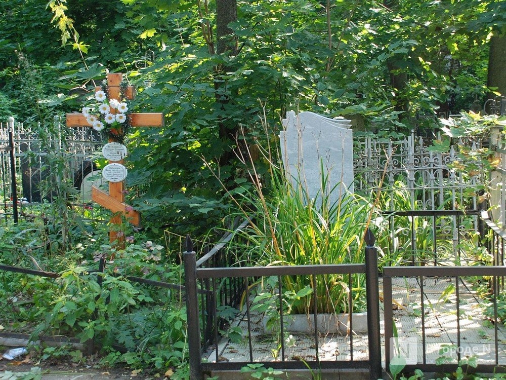 Вывозить мусор с нижегородских кладбищ будут три регоператора