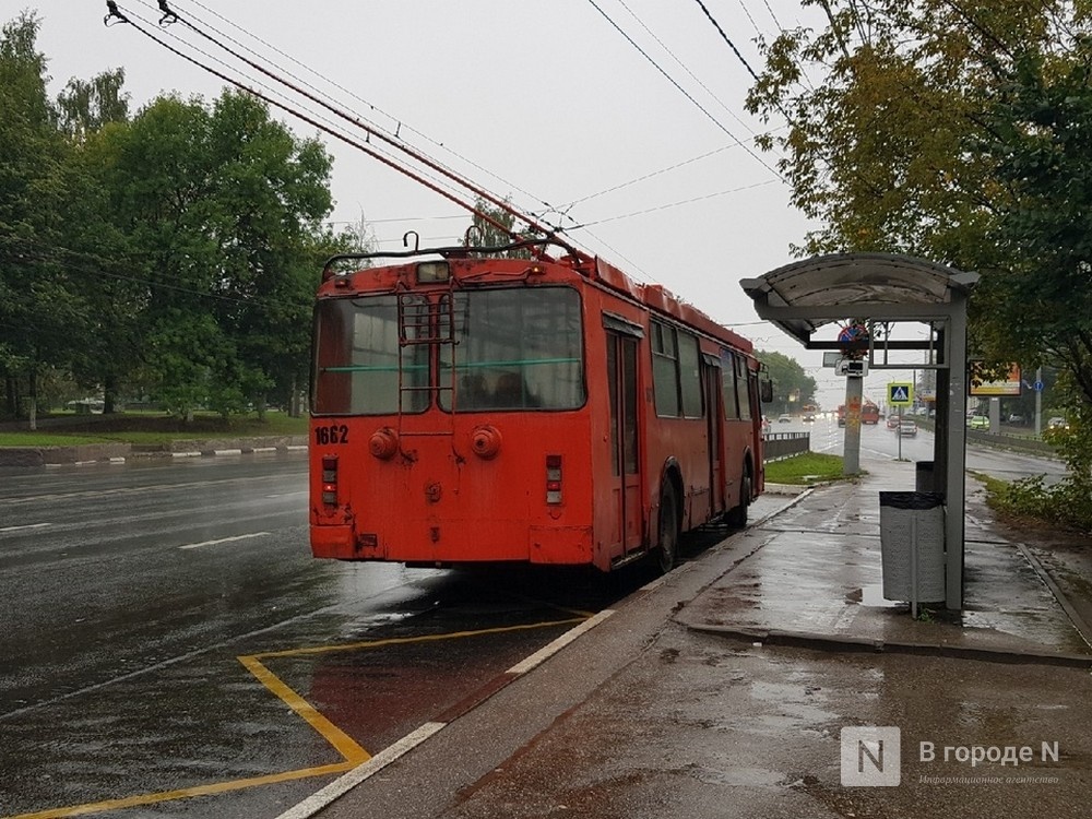 Движение троллейбусов по улице Варварской временно приостановили в Нижнем Новгороде