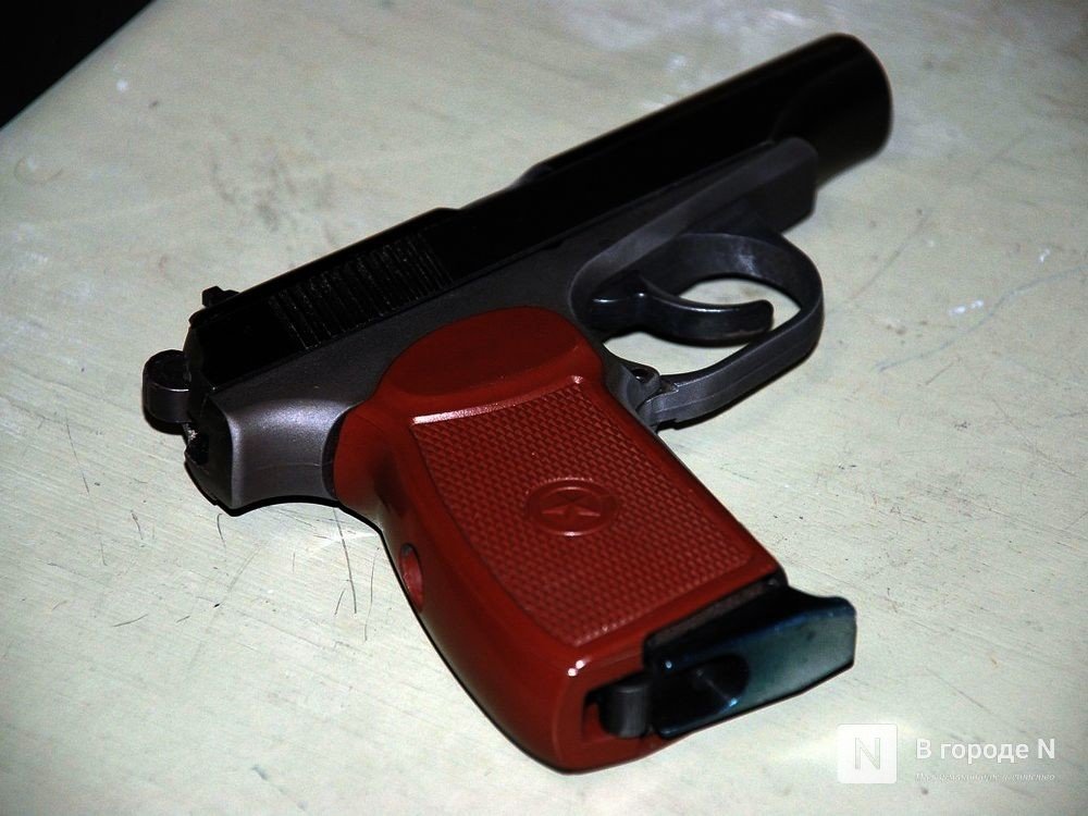 Пьяный отец стрелял из травмата в сына-полицейского в Нижегородской области